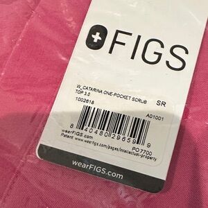 NWT FIGS Catarina Scrub Top in Pink